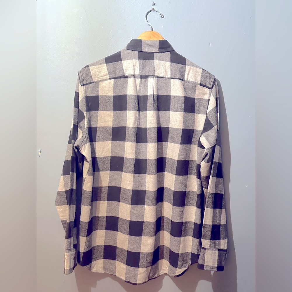 JCrew Factory Classic Flannel Black/Grey Shirt. Size Medium.